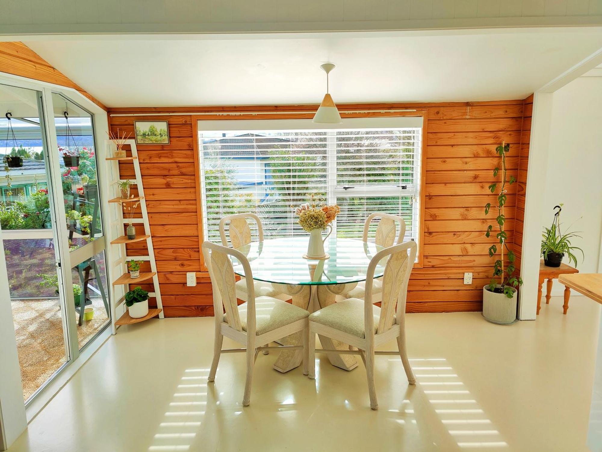 Delight In Birch-Lake View Holiday Home Таупо Екстериор снимка