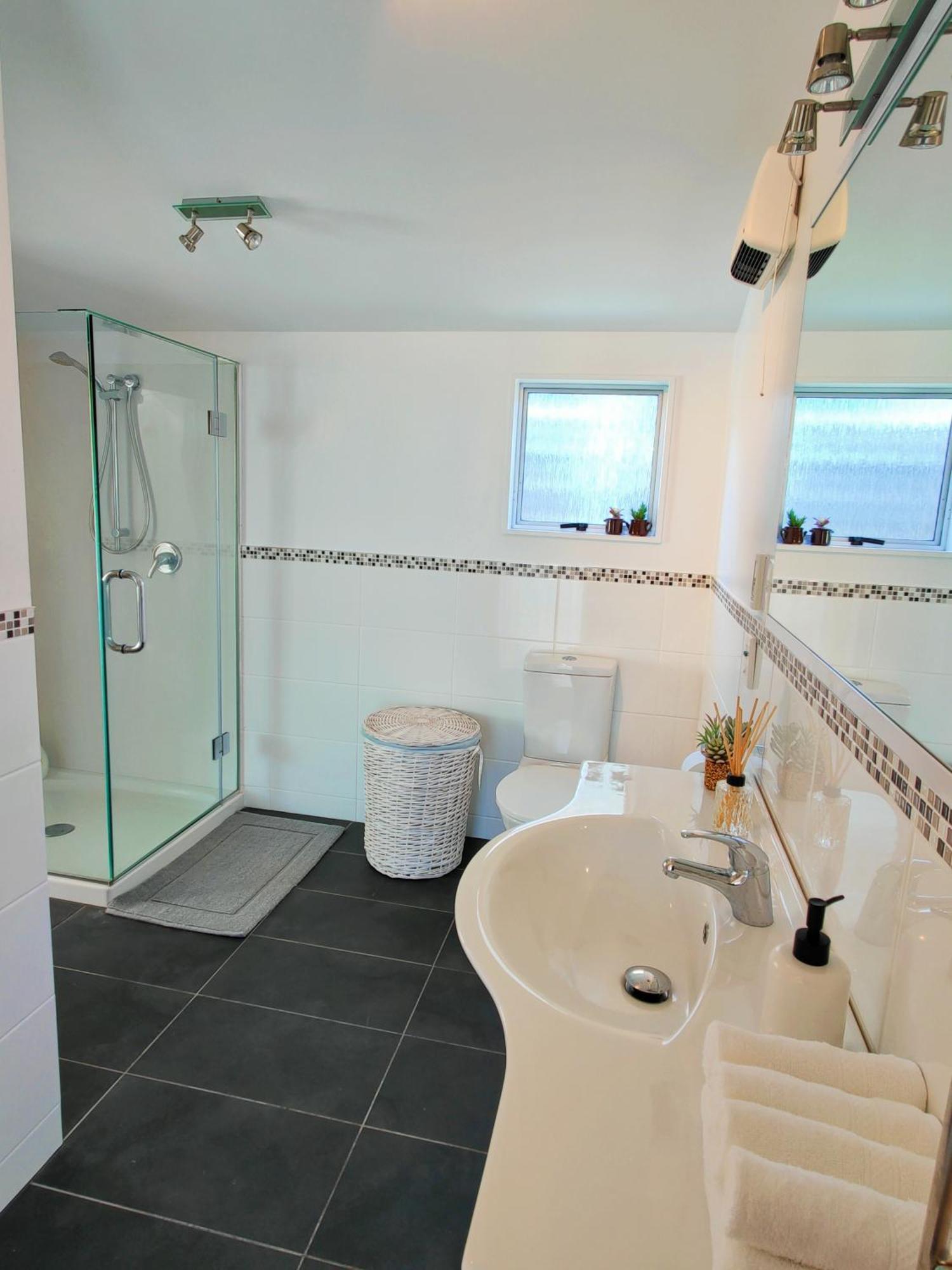 Delight In Birch-Lake View Holiday Home Таупо Екстериор снимка