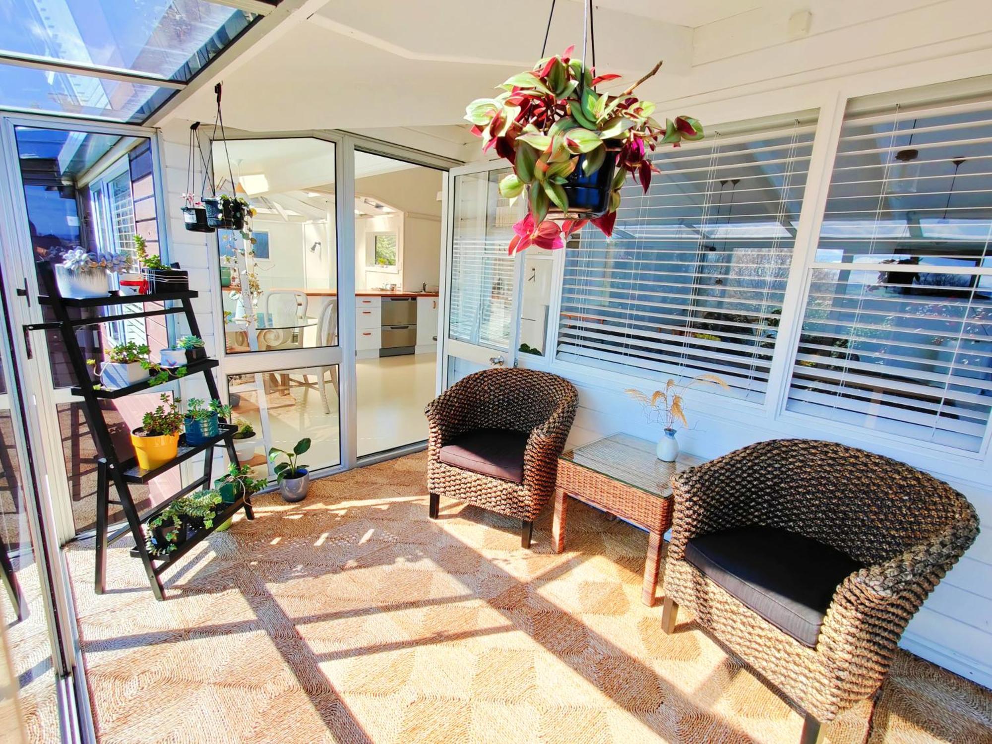 Delight In Birch-Lake View Holiday Home Таупо Екстериор снимка